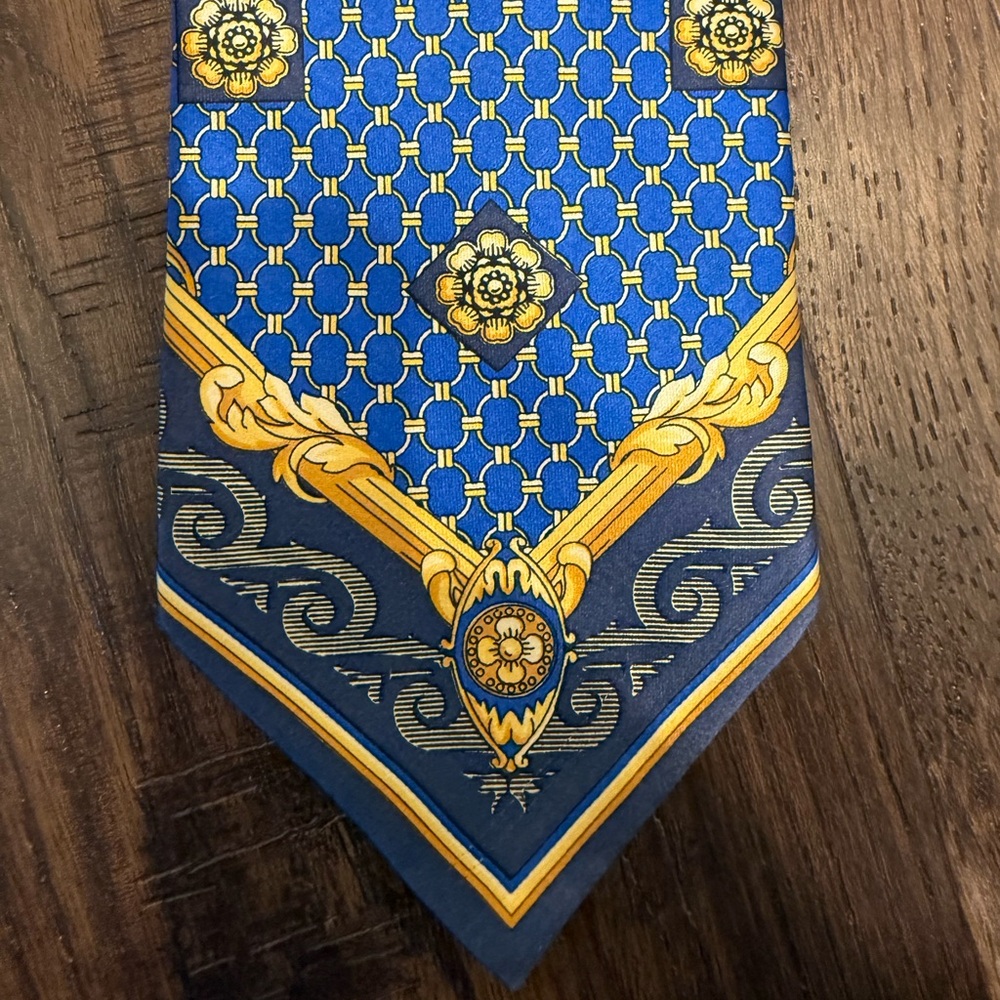 V2 Vintage Versace Blue and Gold Patterned Tie